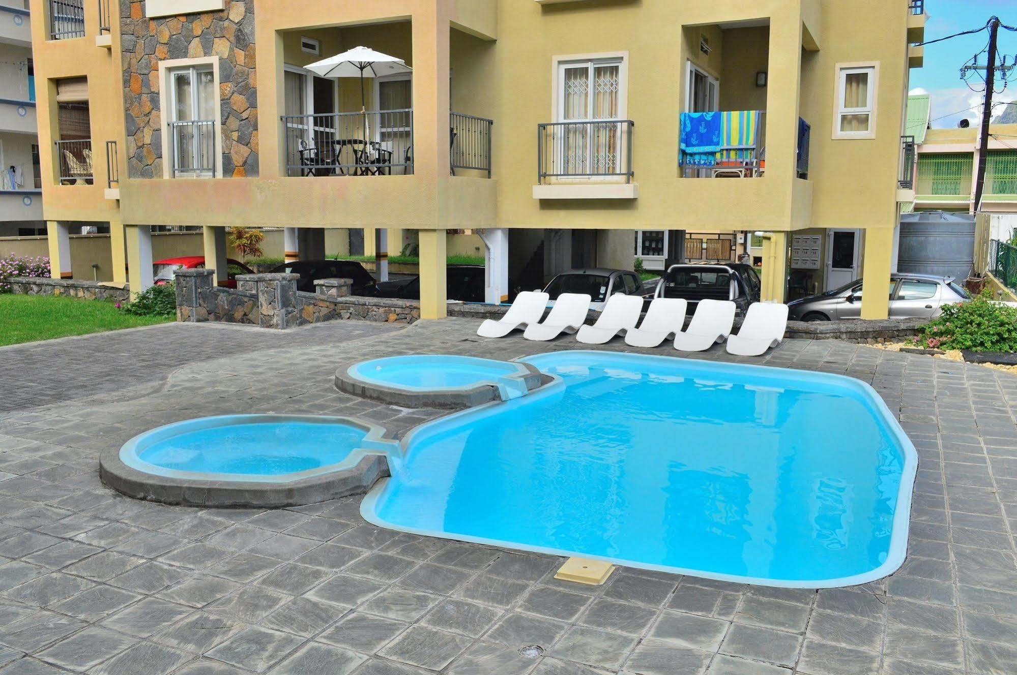 Paradya Beach Apartments Flic en Flac Exterior photo